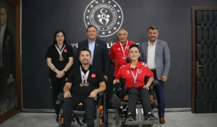 Çekya’da Türk bayrağını dalgalandırdılar: Kayserili sporculardan büyük başarı