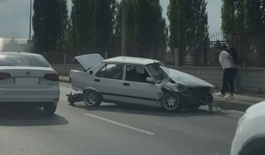 Kayseri’de 4 aracın karıştığı trafik kazası!
