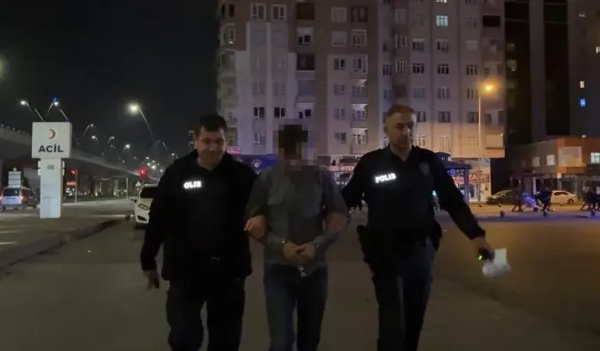 Kayseri’de dolandırıcılık suçundan aranan şahıs yakalandı