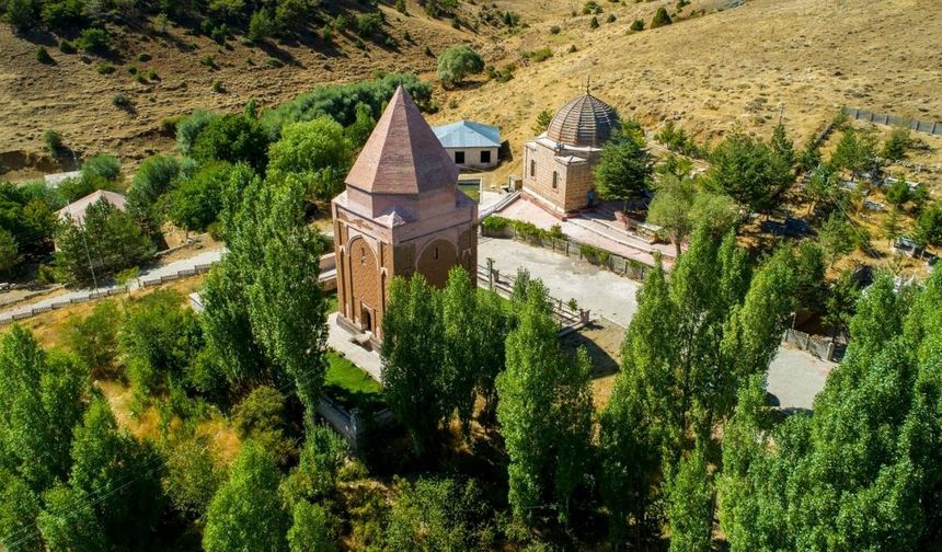 Kayseri’de tarihi türbeye büyük dokunuş! Ziyaretçi merkezi de yapılacak