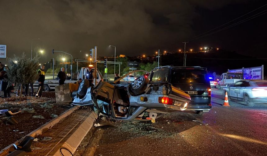 Kayseri’de takla atan otomobil karşı yola geçti! 2 yaralı