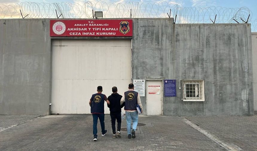 78 yıl 11 ay hapis cezasıyla aranıyordu! Jandarmadan kaçamadı
