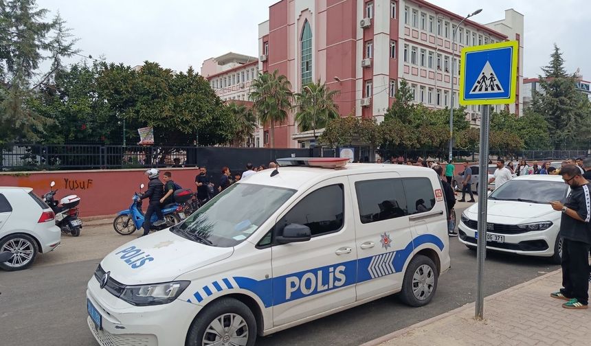 Adana’da ortaokulda dehşet: Dedikodu tartışması bıçaklı saldırıya dönüştü