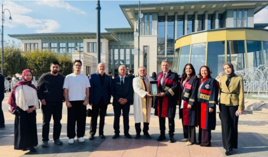 ERÜ’de ödül sonrası dikkat çeken paylaşım! Altun o isimleri işaret etti
