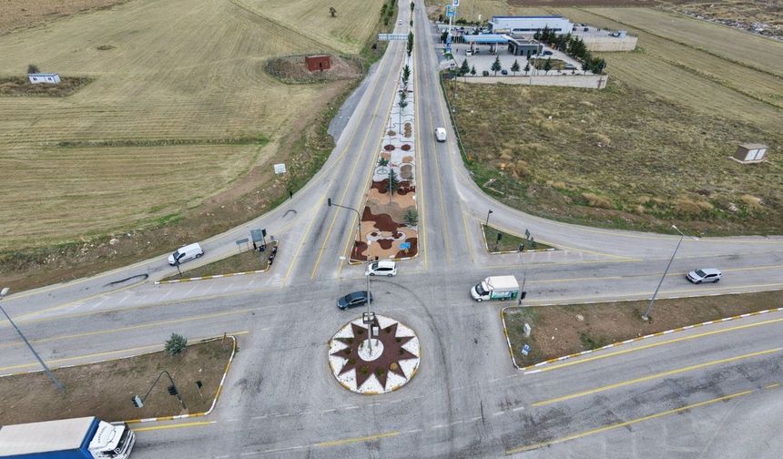 Develi’de Tekir Yolu Kavşağı’nda çalışmalar sürüyor