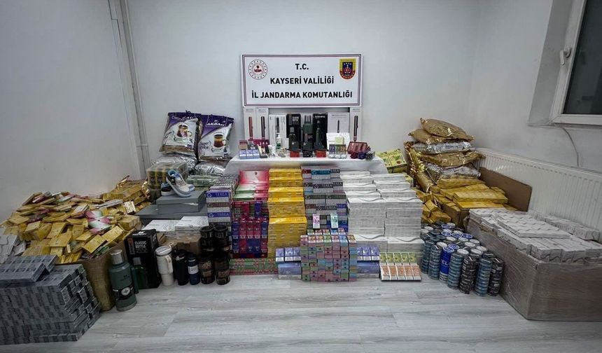 Kayseri-Malatya Yolunda Ele Geçirildi! Kaçak Ürünlerin Değeri 20 Milyon TL