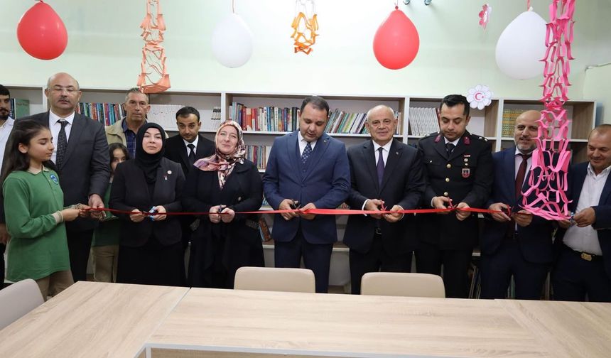 Yahyalı’da öğrencileri sevindiren açılış! Yeni kütüphane hizmete girdi