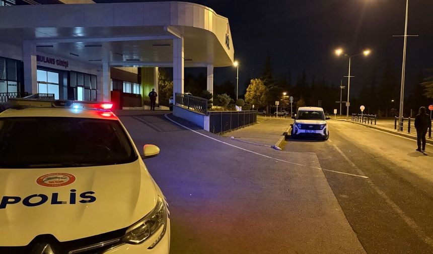 Kayseri’de bıçaklı kavga! Otomobili de zarar gördü