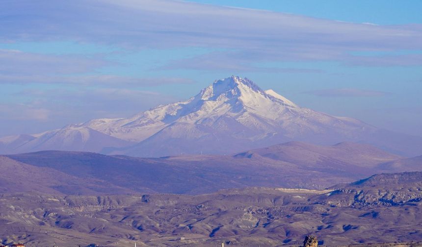 Kayseri’de kış sürprizi! Erciyes ve Aladağlar beyaza büründü