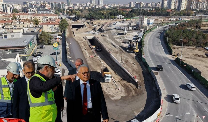 Başkan Büyükkılıç, Kartal Katlı Kavşağı’ndaki çalışmaları inceledi