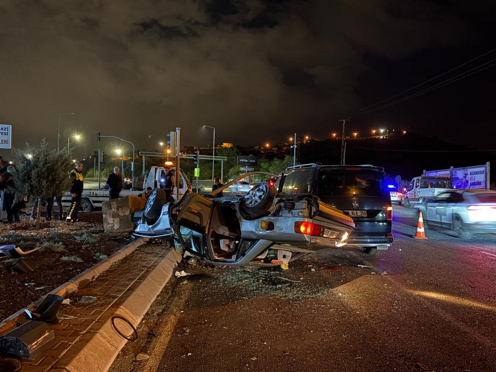 Kayseri’de takla atan otomobil karşı yola geçti! 2 yaralı