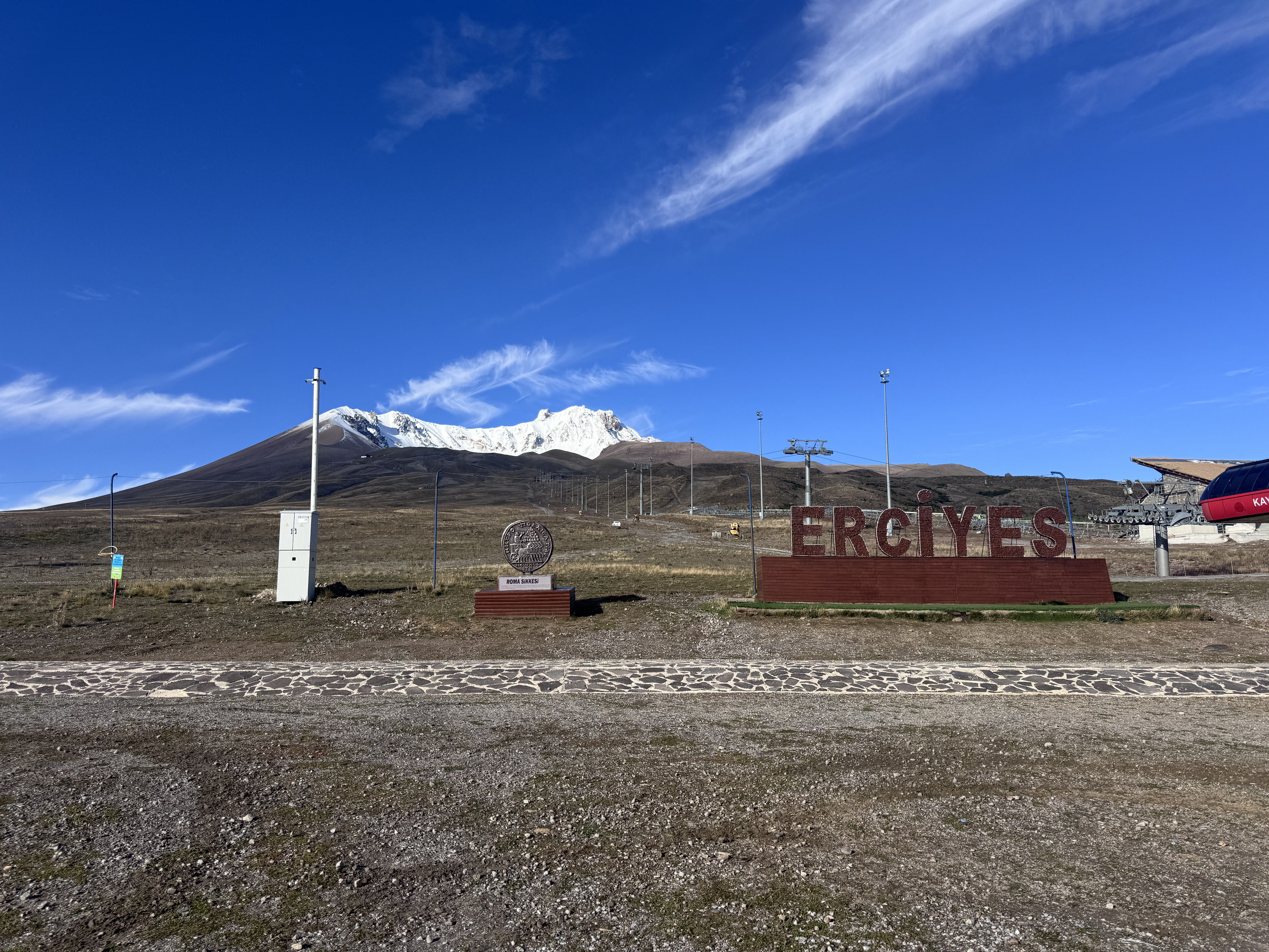 AW813263_02.jpg