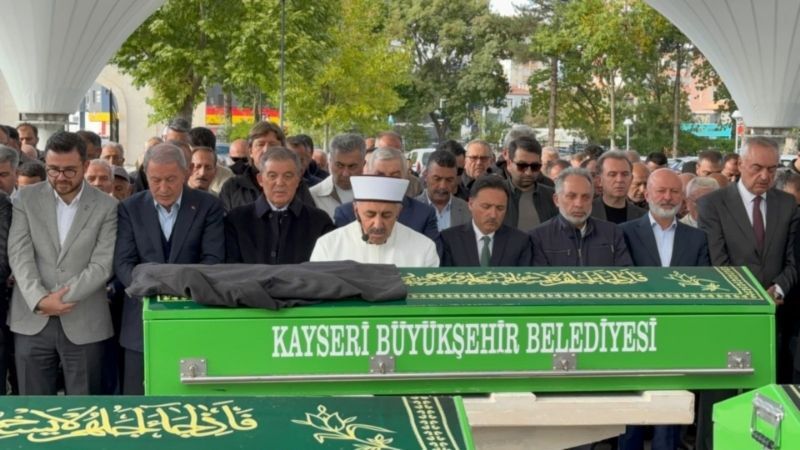 Abdullah Gül’ün amcası Kayseri’de son yolculuğuna uğurlandı